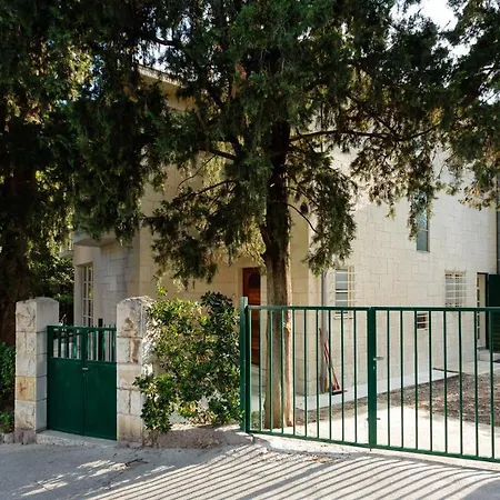 Villa Linda *