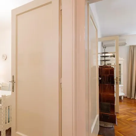 فيلة Linda سبليت